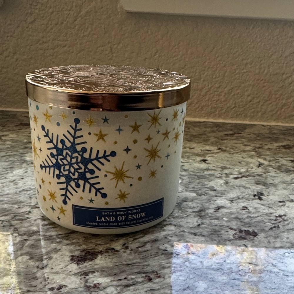 Bath & Body Works Land of Snow Candle with Blue and Gold Design